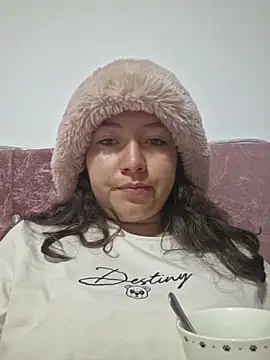 Snapshot of annyaparis chatting on January 7, 2026, 12:26 am annyaparis online show from January 7, 2026, 12:26 am