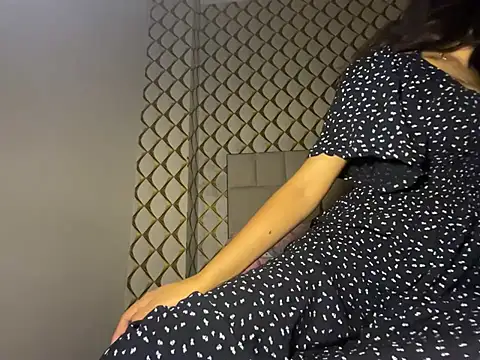 dubyzubygirl online show from March 27, 2026, 3:57 pm