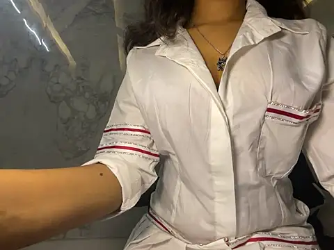 Snapshot of dubyzubygirl chatting on February 3, 2026, 9:47 am dubyzubygirl online show from February 3, 2026, 9:47 am