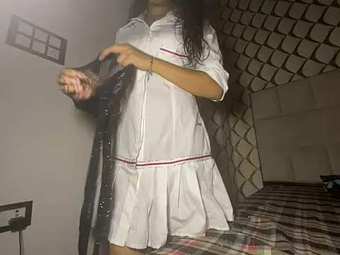 Snapshot of dubyzubygirl chatting on February 18, 2026, 3:30 pm dubyzubygirl online show from February 18, 2026, 3:30 pm