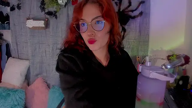 AmaruBloom online show from October 29, 2025, 4:11 am