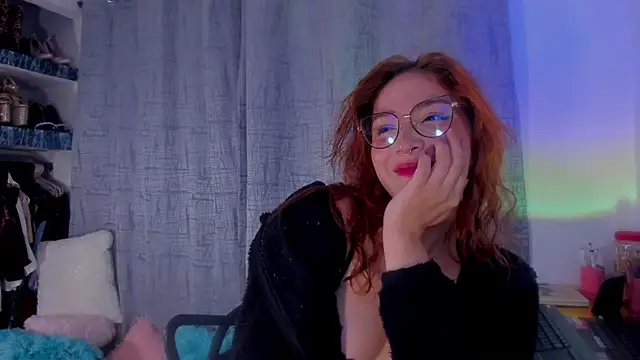 AmaruBloom online show from October 15, 2025, 5:17 am