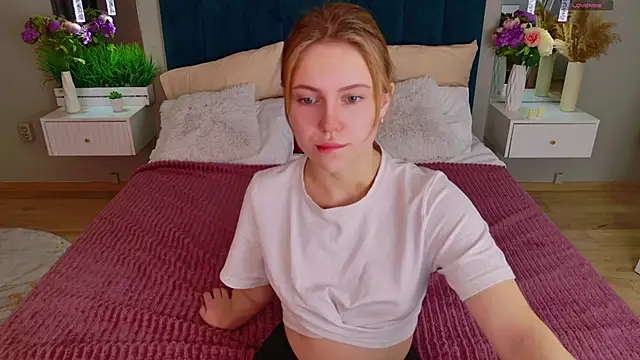 Snapshot of Stellahaart chatting on December 4, 2025, 7:29 am Stellahaart online show from December 4, 2025, 7:29 am