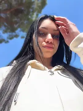 ilariea girl online show from May 17, 2026, 12:49 pm