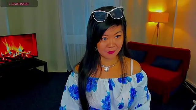 BeckySunday online show from October 4, 2025, 6:04 am