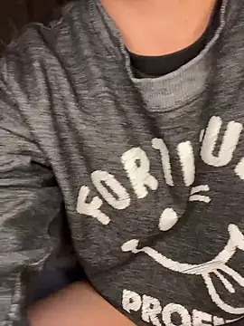 kumatan3434 online show from November 22, 2025, 1:32 pm