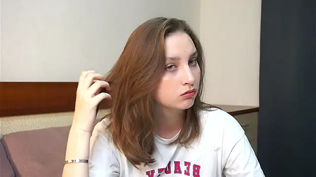 AshleyCristina online show from October 6, 2025, 8:15 am