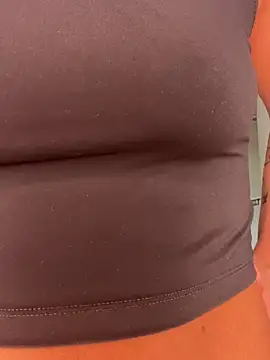 LaPetiteKim online show from April 16, 2026, 8:15 am