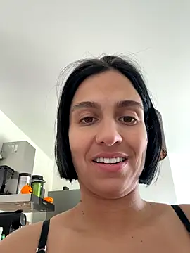 LaPetiteKim online show from October 17, 2025, 11:45 am