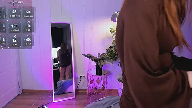 Snapshot of PollyMayer chatting on February 17, 2026, 9:01 pm PollyMayer online show from February 17, 2026, 9:01 pm