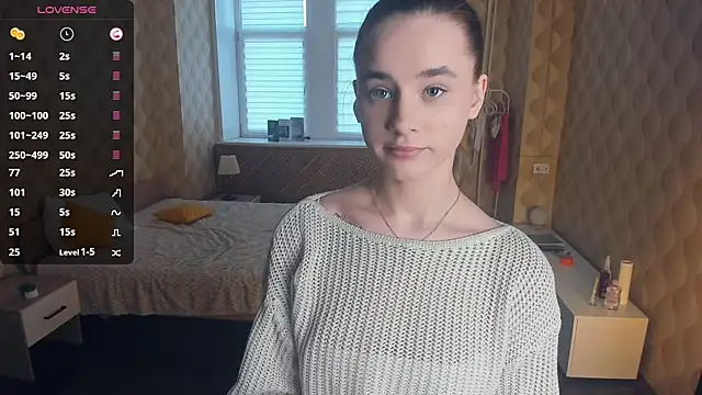 JinnyMcie online show from November 19, 2025, 7:08 am