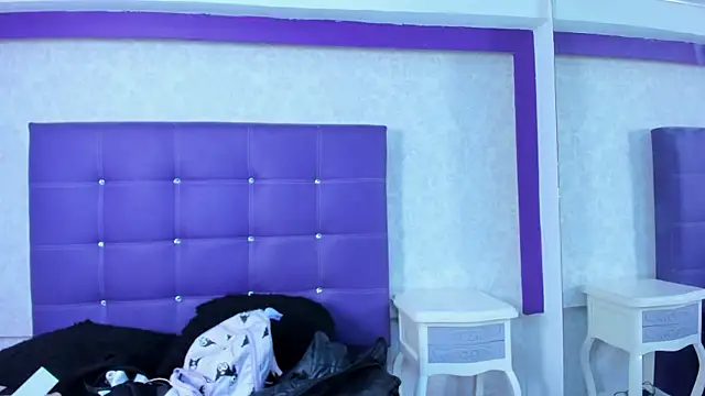 LeaMoreau22 online show from October 11, 2025, 12:06 pm