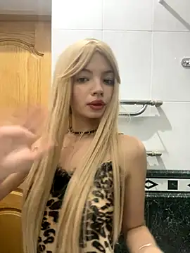  Siennaaa  online show from October 25, 2025, 8:53 pm