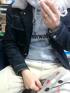 chougegg0214 online show from January 8, 2026, 1:33 am