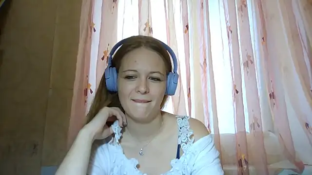 Marry Wild online show from October 2, 2025, 9:01 am