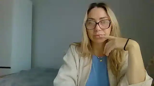 Snapshot of Kinky21 chatting on October 9, 2025, 7:09 am Kinky21 online show from October 9, 2025, 7:09 am