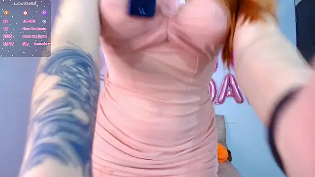 Bennuluspeach  online show from December 22, 2025, 12:49 pm