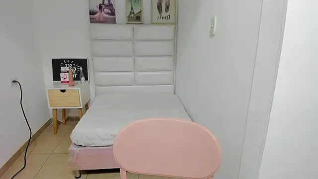 Snapshot of amyalvarez chatting on February 15, 2026, 3:22 pm amyalvarez online show from February 15, 2026, 3:22 pm