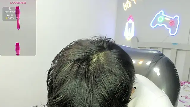 StiwenTwink online show from January 7, 2026, 8:03 pm