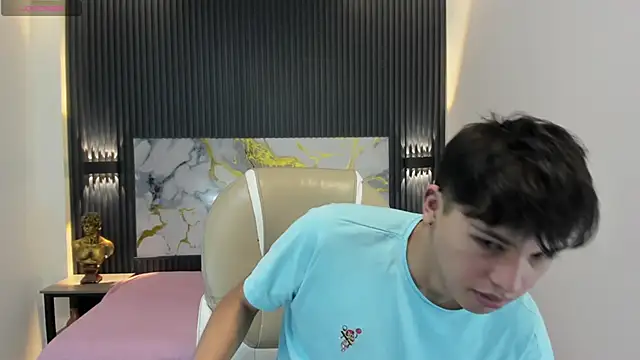 StiwenTwink online show from November 16, 2025, 4:45 pm