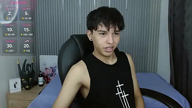 Snapshot of StiwenTwink chatting on August 4, 2026, 1:59 pm StiwenTwink online show from August 4, 2026, 1:59 pm