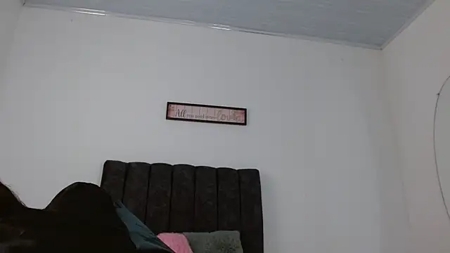 ManuelaDelgado online show from October 11, 2025, 4:30 pm