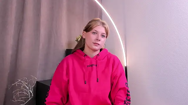 Snapshot of RyanAmmonds chatting on October 3, 2025, 4:19 pm RyanAmmonds online show from October 3, 2025, 4:19 pm