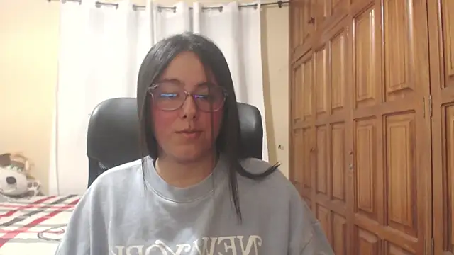 Snapshot of Venus_cat_ chatting on July 9, 2026, 3:29 am Venus cat online show from July 9, 2026, 3:29 am