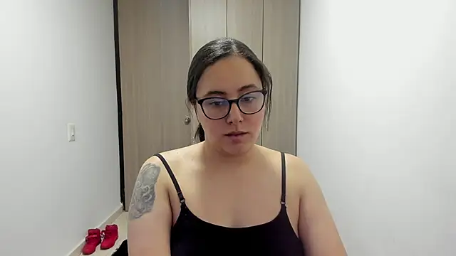 Venus cat  online show from October 15, 2025, 12:53 am