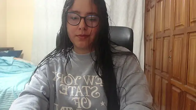 Snapshot of Venus_cat_ chatting on June 7, 2026, 4:07 am Venus cat online show from June 7, 2026, 4:07 am