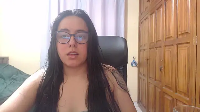 Venus cat  online show from February 1, 2026, 10:41 pm