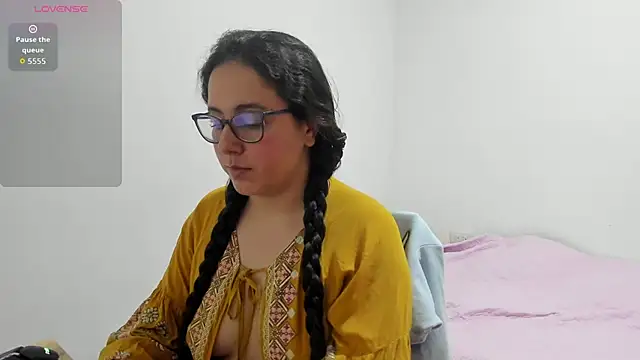 Venus cat  online show from November 9, 2025, 12:58 am