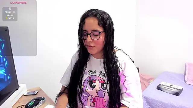 Venus cat  online show from October 28, 2025, 2:49 pm