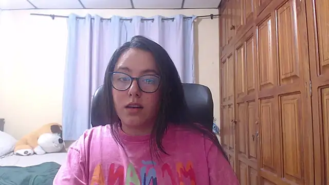 Venus cat  online show from February 5, 2026, 3:35 am