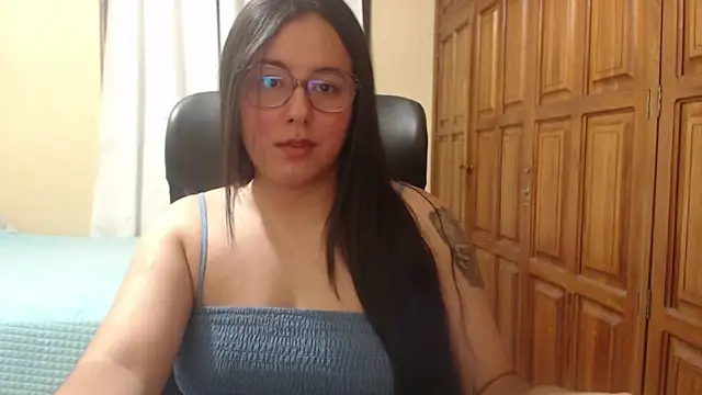 Snapshot of Venus_cat_ chatting on July 26, 2026, 3:13 am Venus cat online show from July 26, 2026, 3:13 am