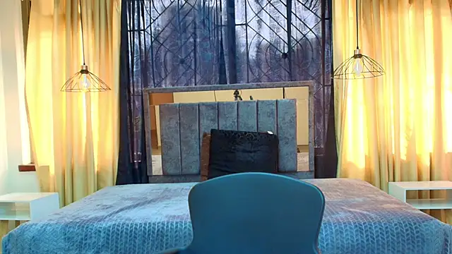 scarlet milf  online show from November 29, 2025, 2:06 pm