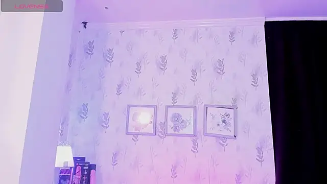 Snapshot of alana_madison10 chatting on October 28, 2025, 4:13 am alana madison10 online show from October 28, 2025, 4:13 am