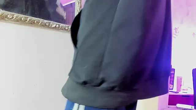 Snapshot of alana_madison10 chatting on October 15, 2025, 8:06 pm alana madison10 online show from October 15, 2025, 8:06 pm