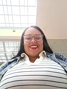 Italia 12 online show from November 10, 2025, 9:20 pm