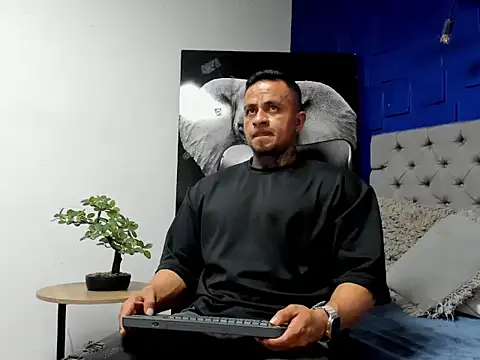 ZEUS-KING online show from October 3, 2025, 12:36 am