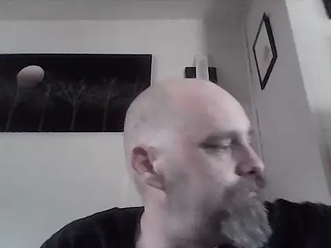 crazyheratic8 online show from April 30, 2026, 7:54 pm