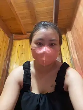susilove-00 online show from October 3, 2025, 7:43 am