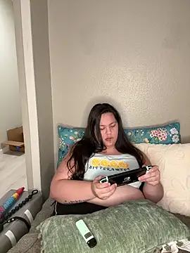 BrattyKrystal online show from October 4, 2025, 1:18 am