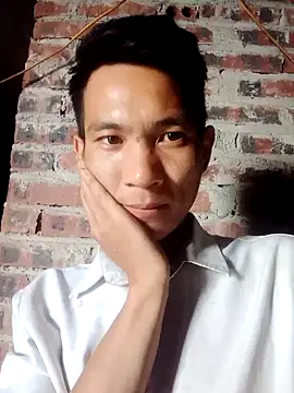 Snapshot of Kura_xx chatting on October 8, 2025, 8:49 am Kura xx online show from October 8, 2025, 8:49 am