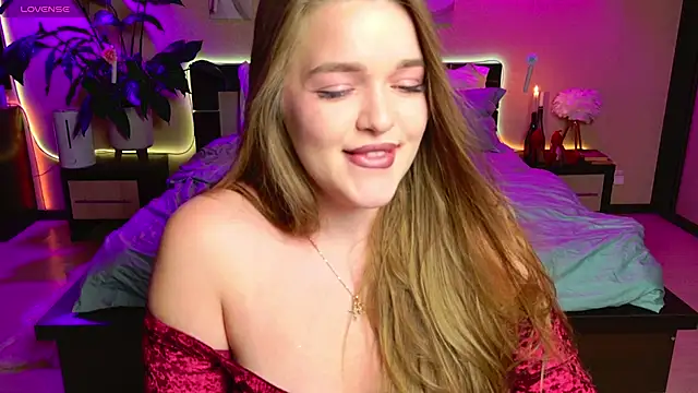 EmilyWhispers online show from July 9, 2026, 8:41 pm