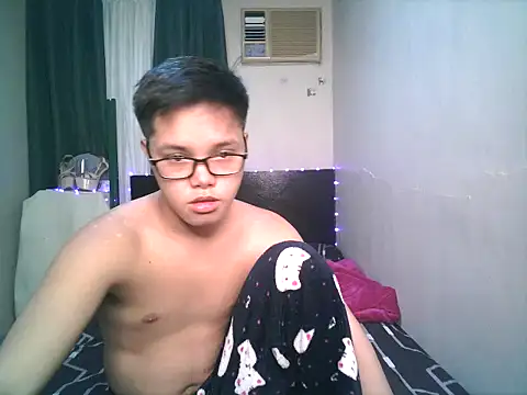 Snapshot of hot_babyboy26 chatting on November 5, 2025, 1:03 pm hot babyboy26 online show from November 5, 2025, 1:03 pm