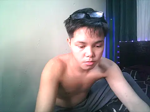 Snapshot of hot_babyboy26 chatting on October 21, 2025, 1:10 pm hot babyboy26 online show from October 21, 2025, 1:10 pm