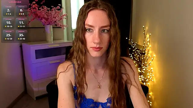 Snapshot of GoldenRose_ chatting on May 31, 2026, 12:55 pm GoldenRose online show from May 31, 2026, 12:55 pm