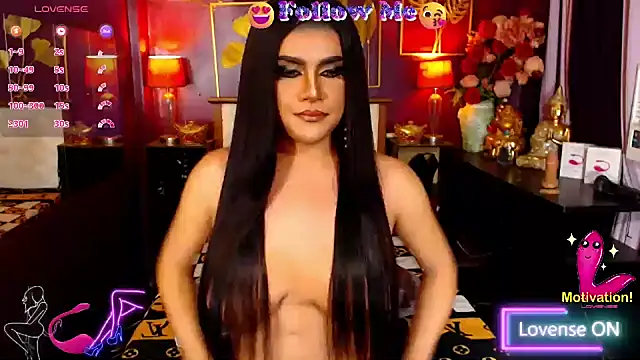 Snapshot of BombshellMARIA chatting on October 18, 2025, 8:49 am BombshellMARIA online show from October 18, 2025, 8:49 am