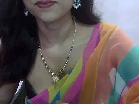 Laila Cute online show from May 18, 2026, 4:01 am